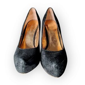 BCBGeneration Black Heels Elegant Design